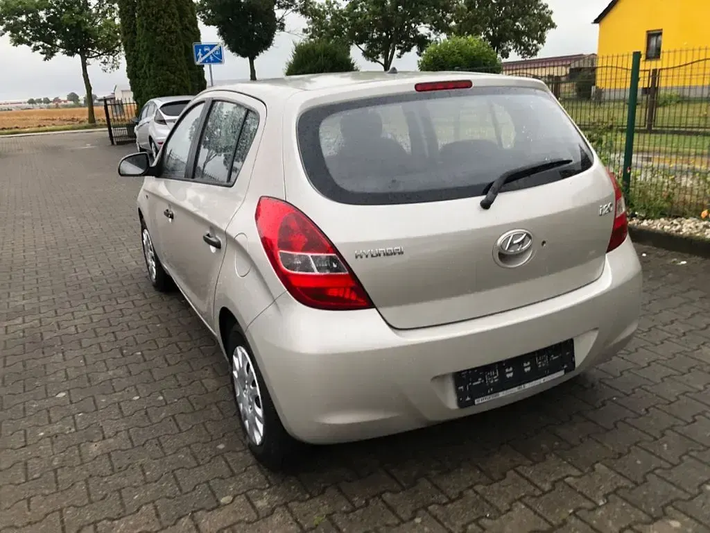 Gebraucht Hyundai i20 Classic 77 PS (56 kW) 2009 Gold Kleinwagen
