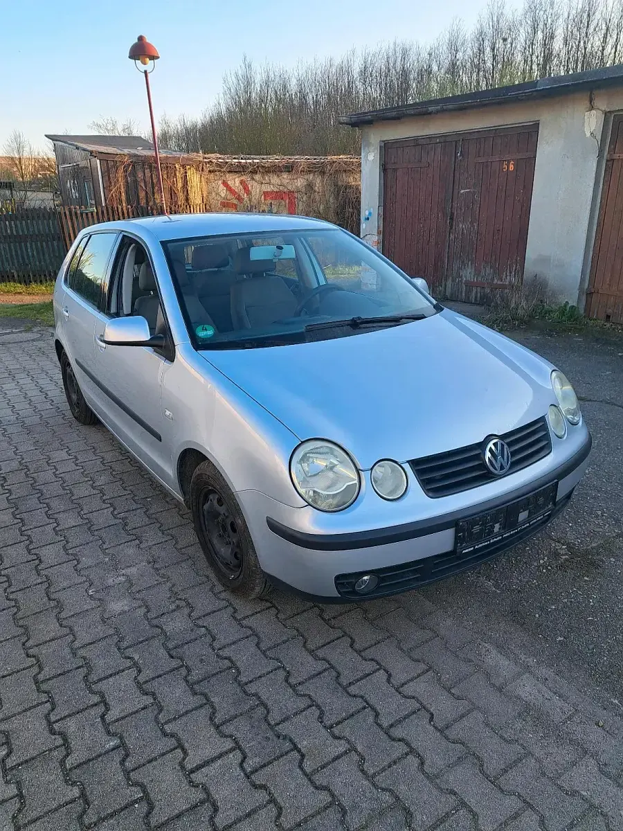 Gebraucht VW Polo 70 PS (51 kW) 2001 Silber Kleinwagen