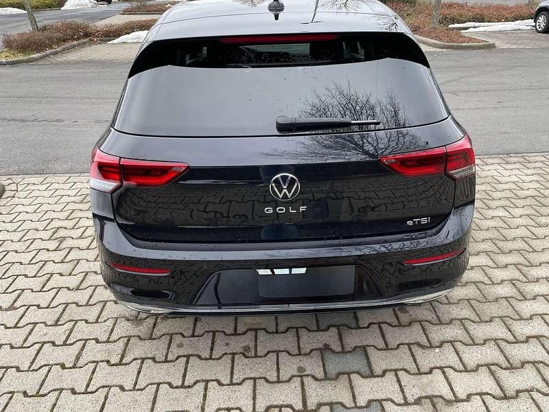 Gebraucht VW Golf VIII Style 150 PS (110 kW) 2022 Schwarz Limousine