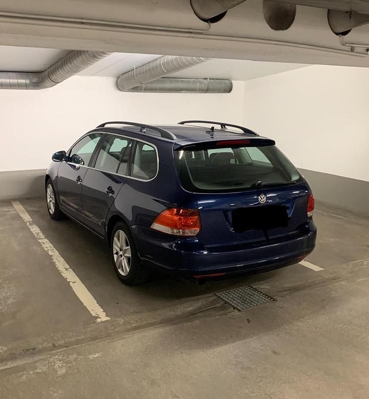 Blau Gebraucht 2011 VW Golf VI Kombi | 3.200 € (Guter Preis) - Bild 1/4