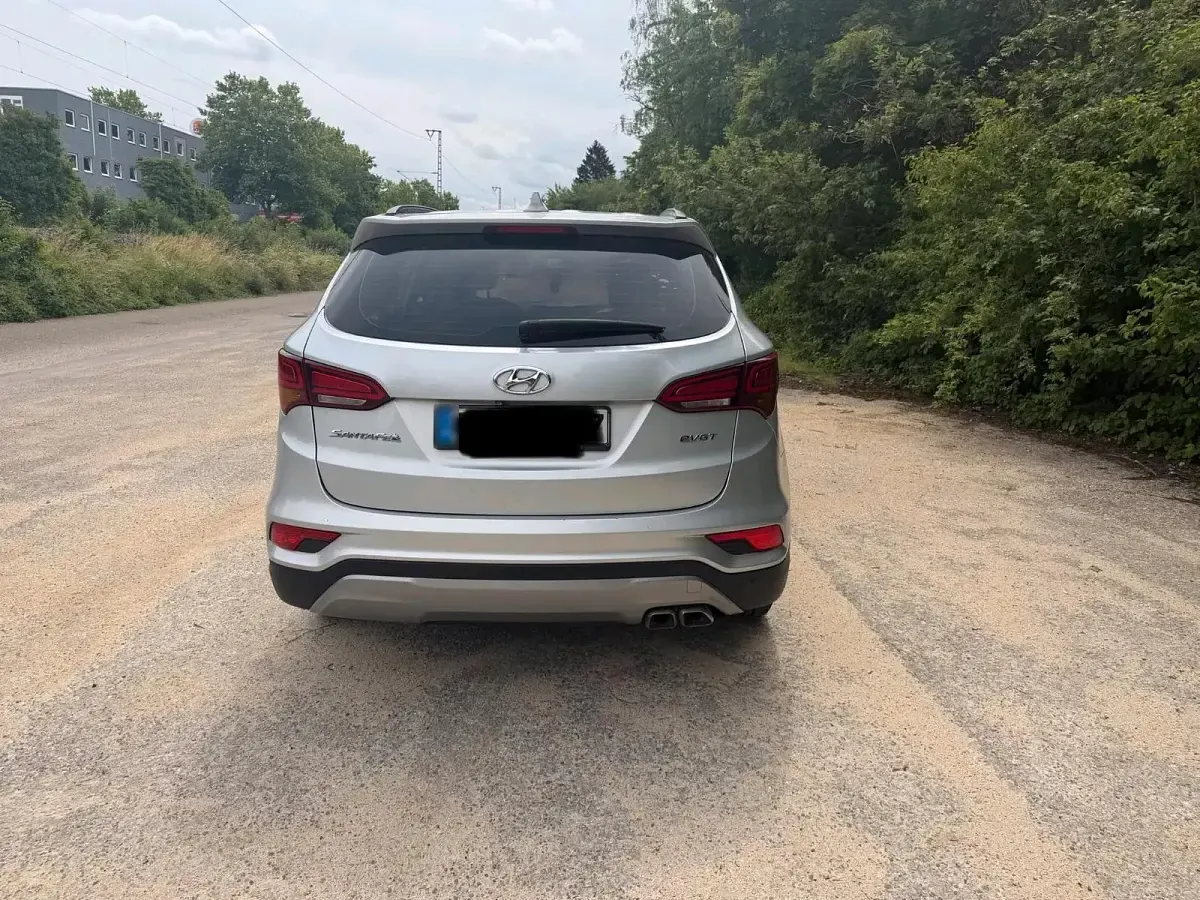 Gebraucht Hyundai Santa Fe 200 PS (147 kW) 2016 Silber SUV