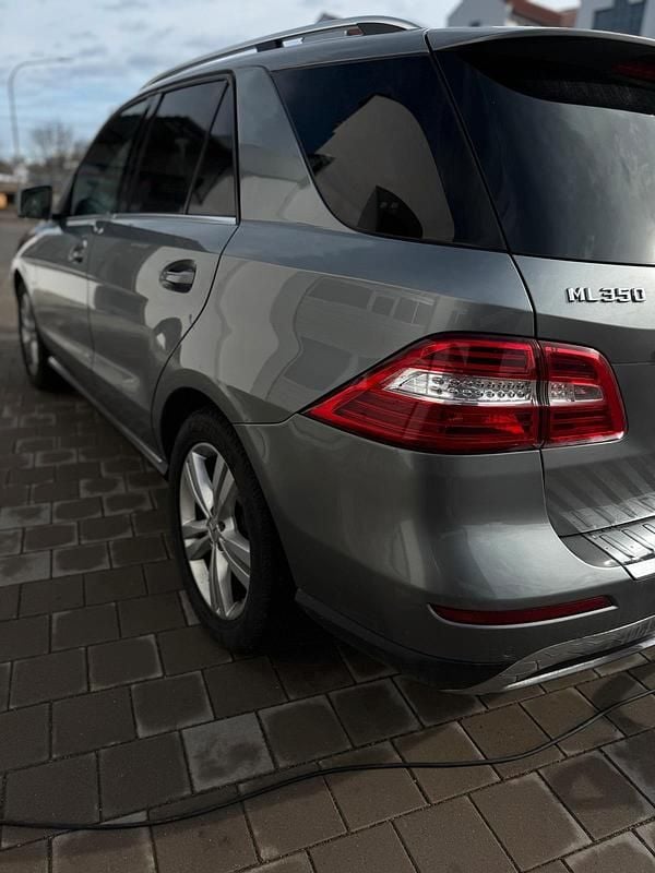 Gebraucht Mercedes ML350 258 PS (189 kW) 2012 Grau SUV