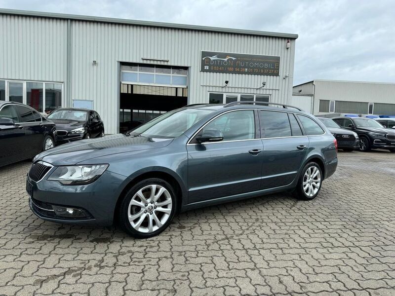 Gebraucht Skoda Superb Exclusive 170 PS (125 kW) 2015 Grau Kombi