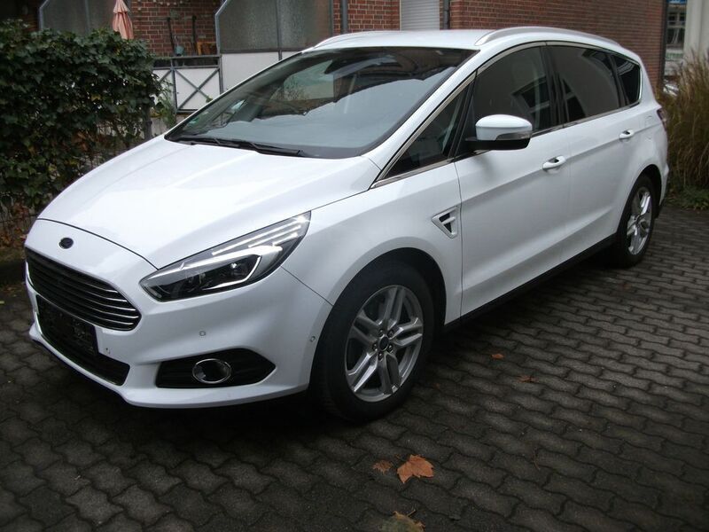 Weiß Gebraucht 2017 Ford S-MAX Titanium Van / Kleinbus | 11.500 € (Fairer Preis) - Bild 1/4