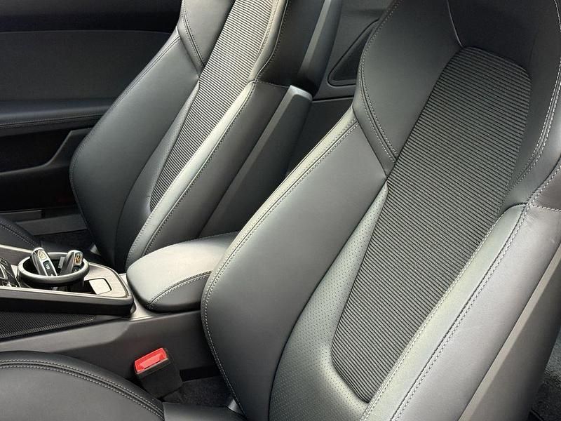 Neu Porsche 992 510 PS (375 kW) 2025 Silber