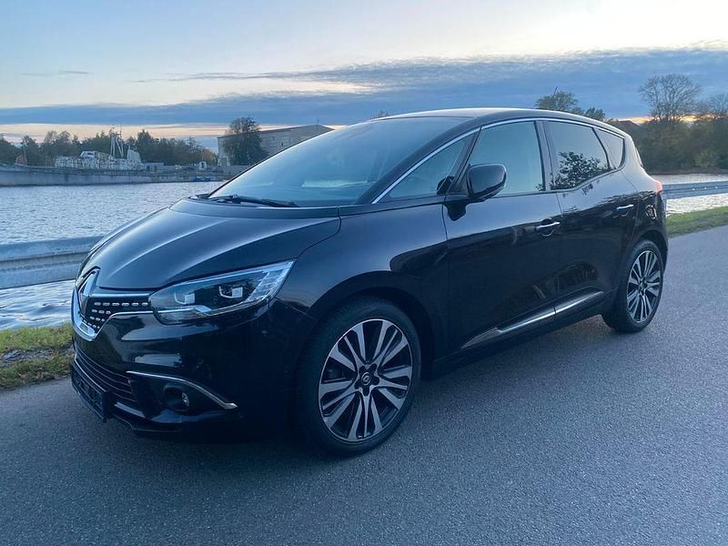 Schwarz Gebraucht 2017 Renault Scénic IV Initiale Paris Van / Kleinbus | 9.980 € (Superpreis) - Bild 1/4