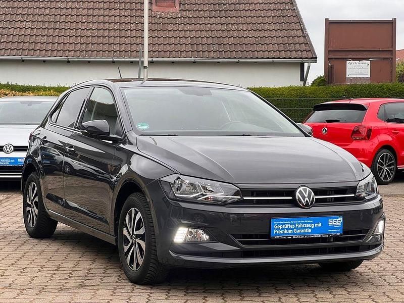 Grau Gebraucht 2021 VW Polo Active Limousine | 17.900 € (Fairer Preis) - Bild 1/4