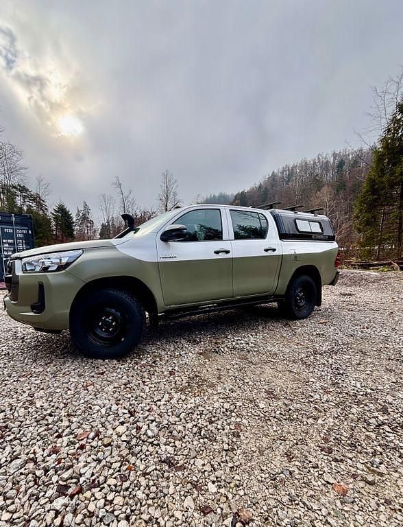 Gebraucht Toyota HiLux 150 PS (110 kW) 2022 Weiß Abholung