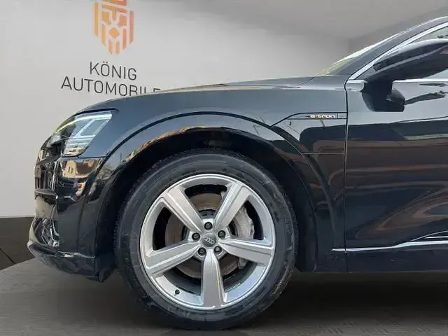 Second-hand Audi e-tron Advanced 230 kW (313 CP) 2019 Negru SUV