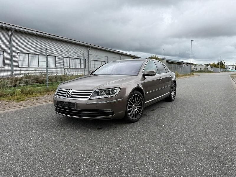 Braun Gebraucht 2014 VW Phaeton Limousine | 13.900 € (Fairer Preis) - Bild 1/4