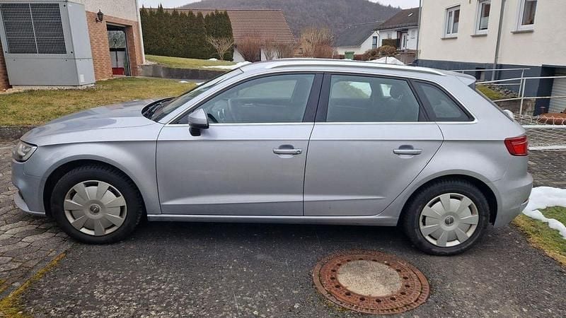 Gebraucht Audi A3 Comfort 131 PS (96 kW) 2020 Silber Limousine