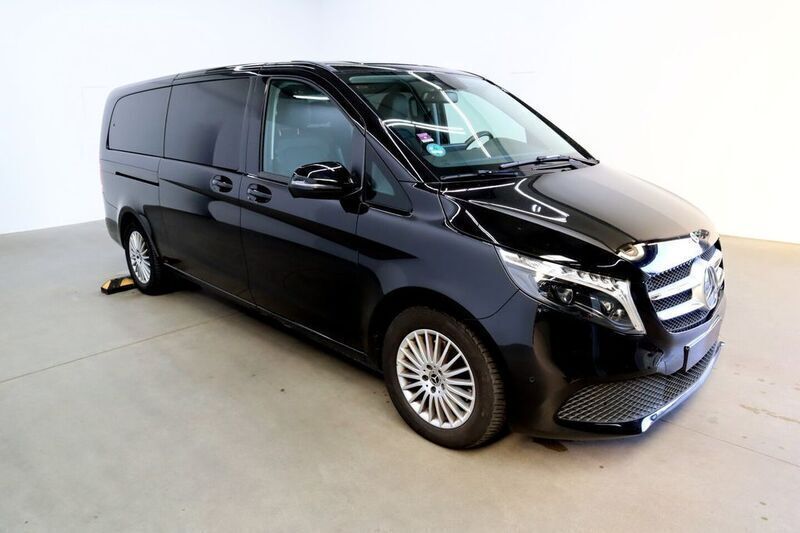 Gebraucht Mercedes V300 237 PS (174 kW) 2023 9197 obsidianschwarz Van / Kleinbus