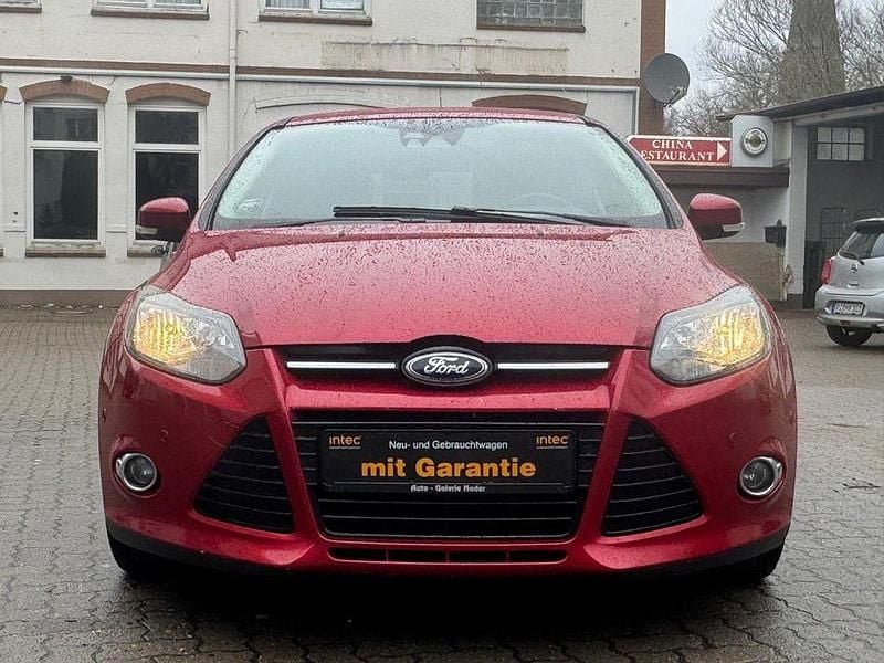Gebraucht Ford Focus Titanium 163 PS (119 kW) 2019 Rot Limousine