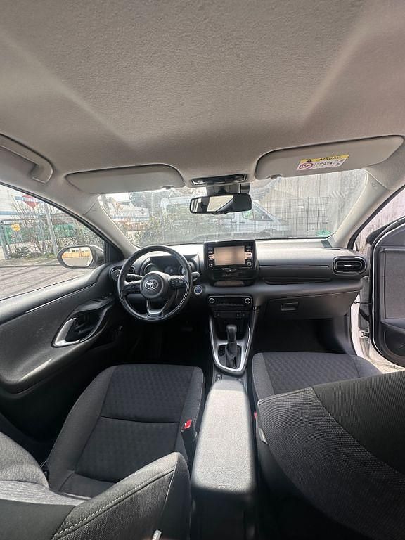 Gebraucht Toyota Yaris 92 PS (67 kW) 2022 Weiß Kleinwagen