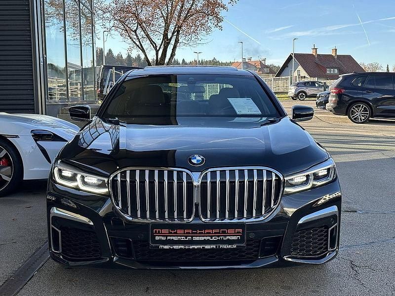 Gebraucht BMW 740 333 PS (244 kW) 2022 Schwarz Limousine