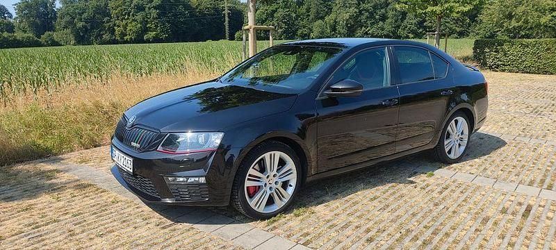 Schwarz Gebraucht 2015 Skoda Octavia RS Limousine | 13.900 € (Guter Preis) - Bild 1/4