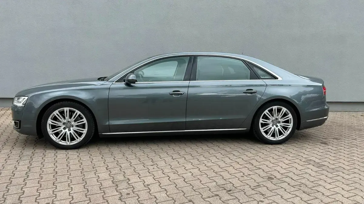 Gebraucht Audi A8L Design 385 PS (283 kW) 2015 Silber Limousine