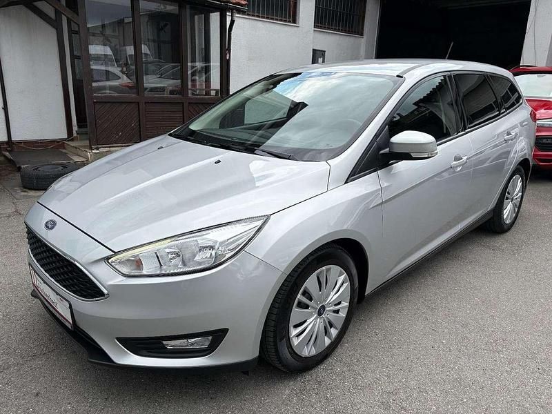 Silber Gebraucht 2017 Ford Focus Business Edition Kombi | 7.490 € (Guter Preis) - Bild 1/4