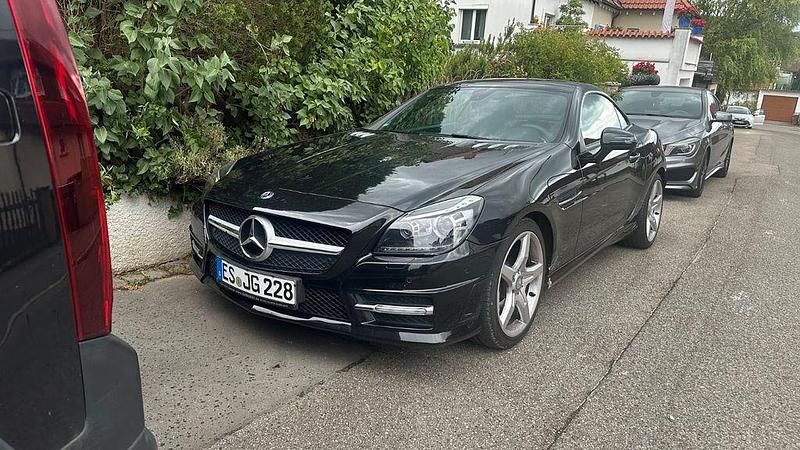 Schwarz Gebraucht 2012 Mercedes SLK200 AMG Cabrio | 16.999 € (Guter Preis) - Bild 1/4
