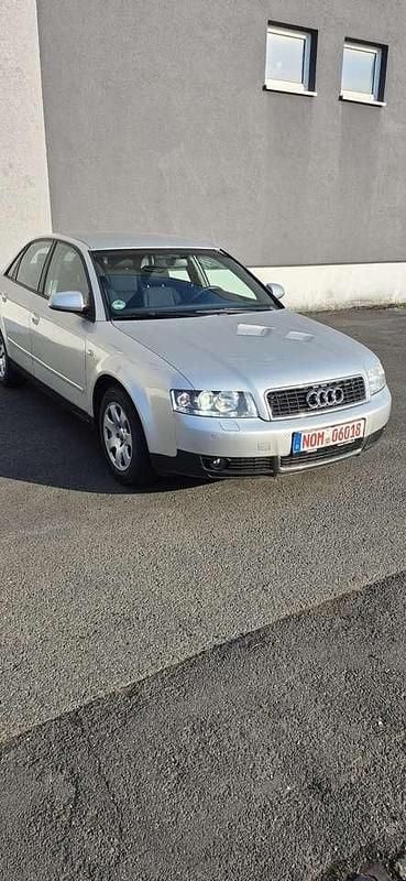 Gebraucht Audi A4 131 PS (96 kW) 2002 Silber Limousine