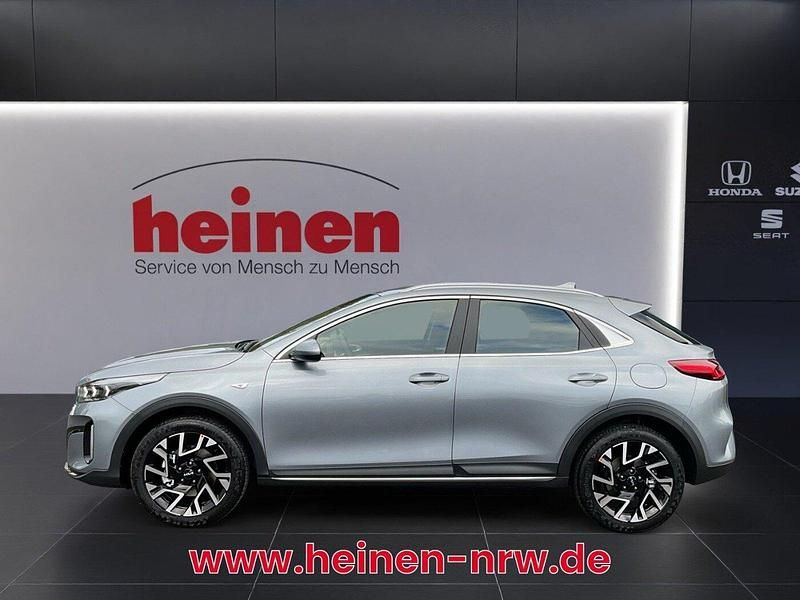 Neu Kia XCeed Vision 150 PS (110 kW) 2025 Silber SUV