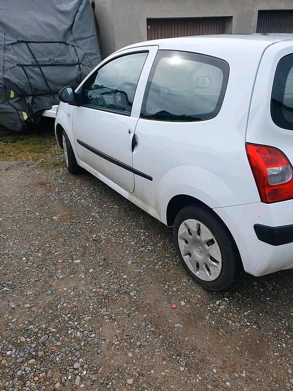 Gebraucht Renault Clio II 58 PS (42 kW) 2008 Weiß Kleinwagen