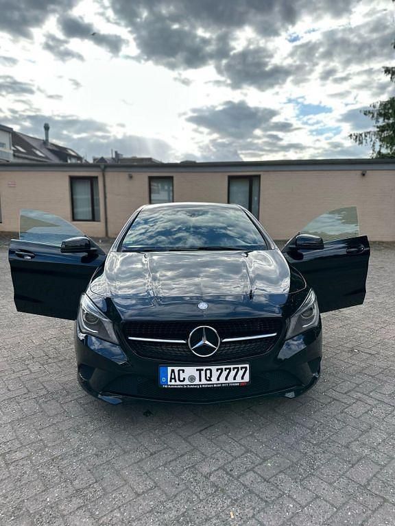 Schwarz Gebraucht 2014 Mercedes CLA180 Limousine | 14.500 € (Guter Preis) - Bild 1/4