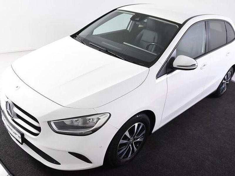 Gebraucht Mercedes B180 136 PS (100 kW) 2020 Weiß Van / Kleinbus