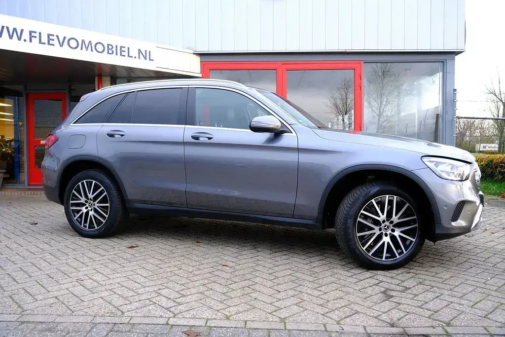 Gebraucht Mercedes GLC300 Business 194 PS (142 kW) 2022 Grau SUV