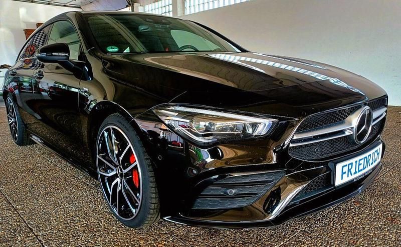 Gebraucht Mercedes CLA35 AMG Shooting Brake AMG 306 PS (225 kW) 2022 Schwarz Kombi