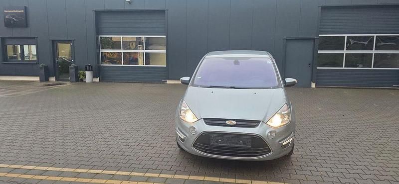 Silber Gebraucht 2012 Ford S-MAX Titanium Van / Kleinbus | 5.500 € (Superpreis) - Bild 1/4