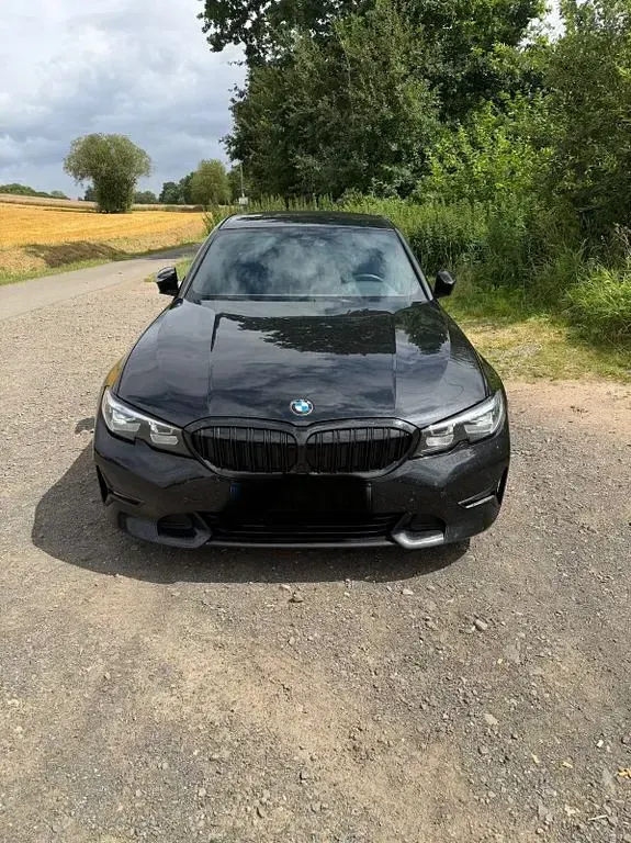 Gebraucht BMW 320 Sport Line 184 PS (135 kW) 2020 Schwarz Limousine