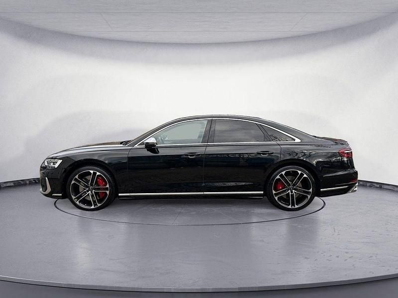 Gebraucht Audi S8 Ambiente 571 PS (419 kW) 2024 Mythosschwarz metallic Limousine