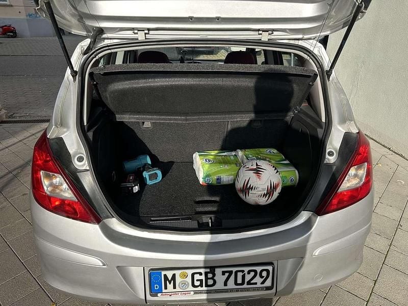 Grau Gebraucht 2008 Opel Corsa Edition Kleinwagen | 2.999 € (Guter Preis) - Bild 1/4