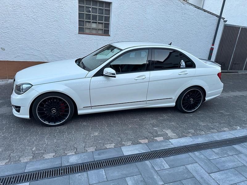 Gebraucht Mercedes C350 Avantgarde 306 PS (225 kW) 2012 Weiß Limousine