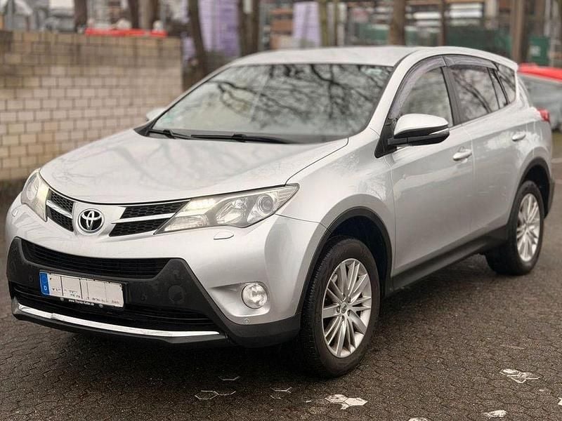 Silver metallic Gebraucht 2014 Toyota RAV4 Executive SUV | 12.300 € (Fairer Preis) - Bild 1/4