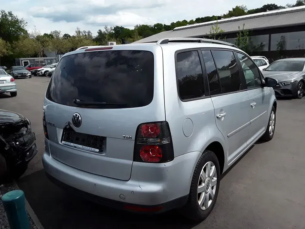 Gebraucht VW Touran Freestyle 105 PS (77 kW) 2010 Silber Van / Kleinbus