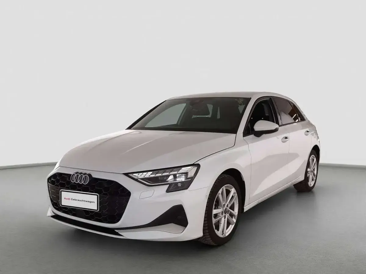Second-hand Audi A3 Advanced Plus 150 CP (110 kW) 2025 Alb Berlinǎ