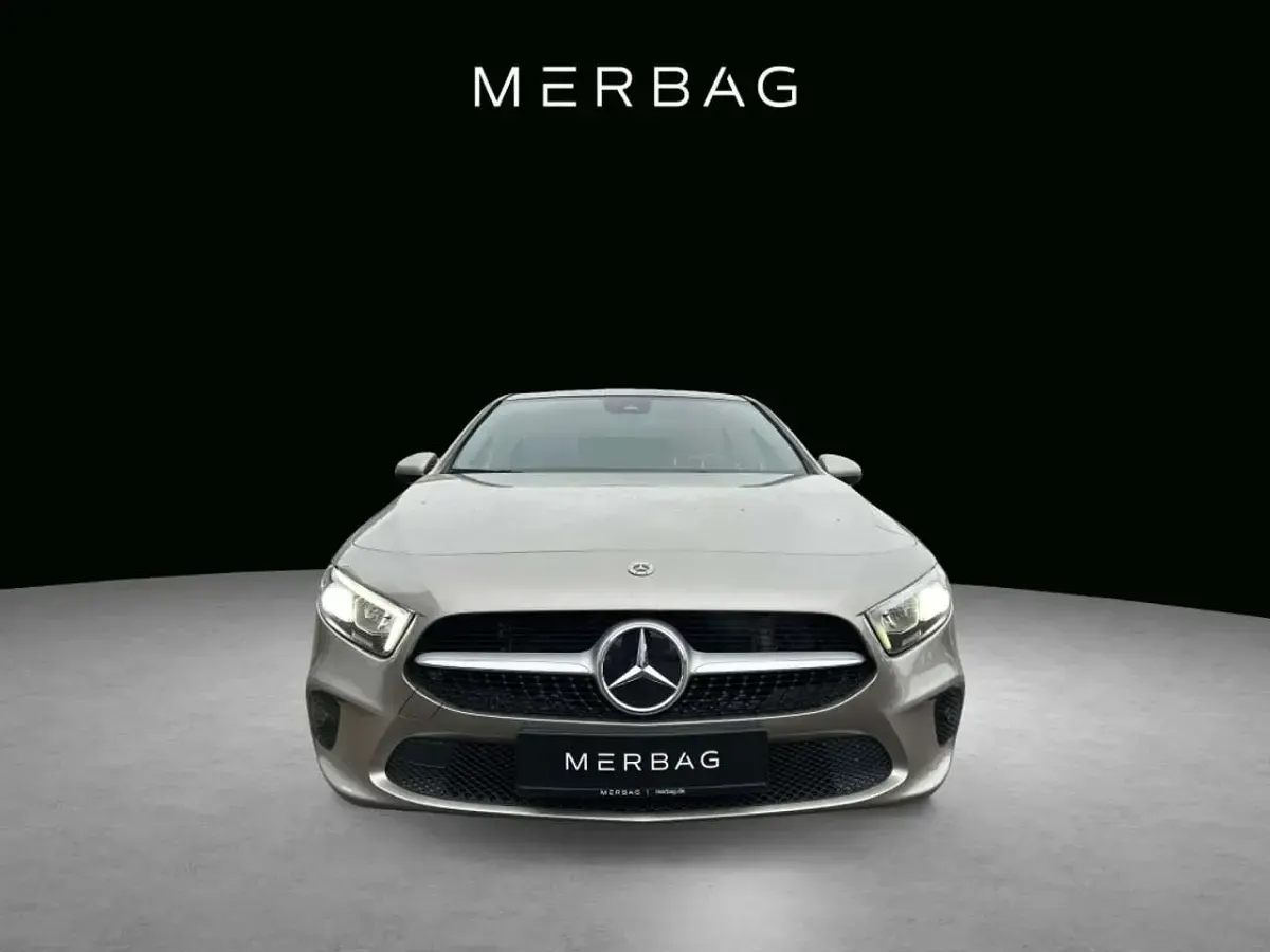Gebraucht Mercedes A200 163 PS (119 kW) 2019 Silber Limousine