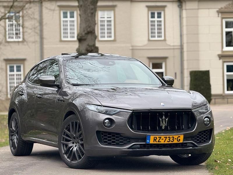 Gebraucht Maserati Levante 275 PS (202 kW) 2016 Grau SUV
