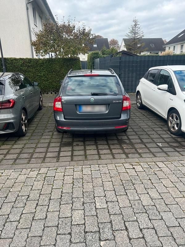 Gebraucht Skoda Octavia 105 PS (77 kW) 2012 Schwarz Kombi