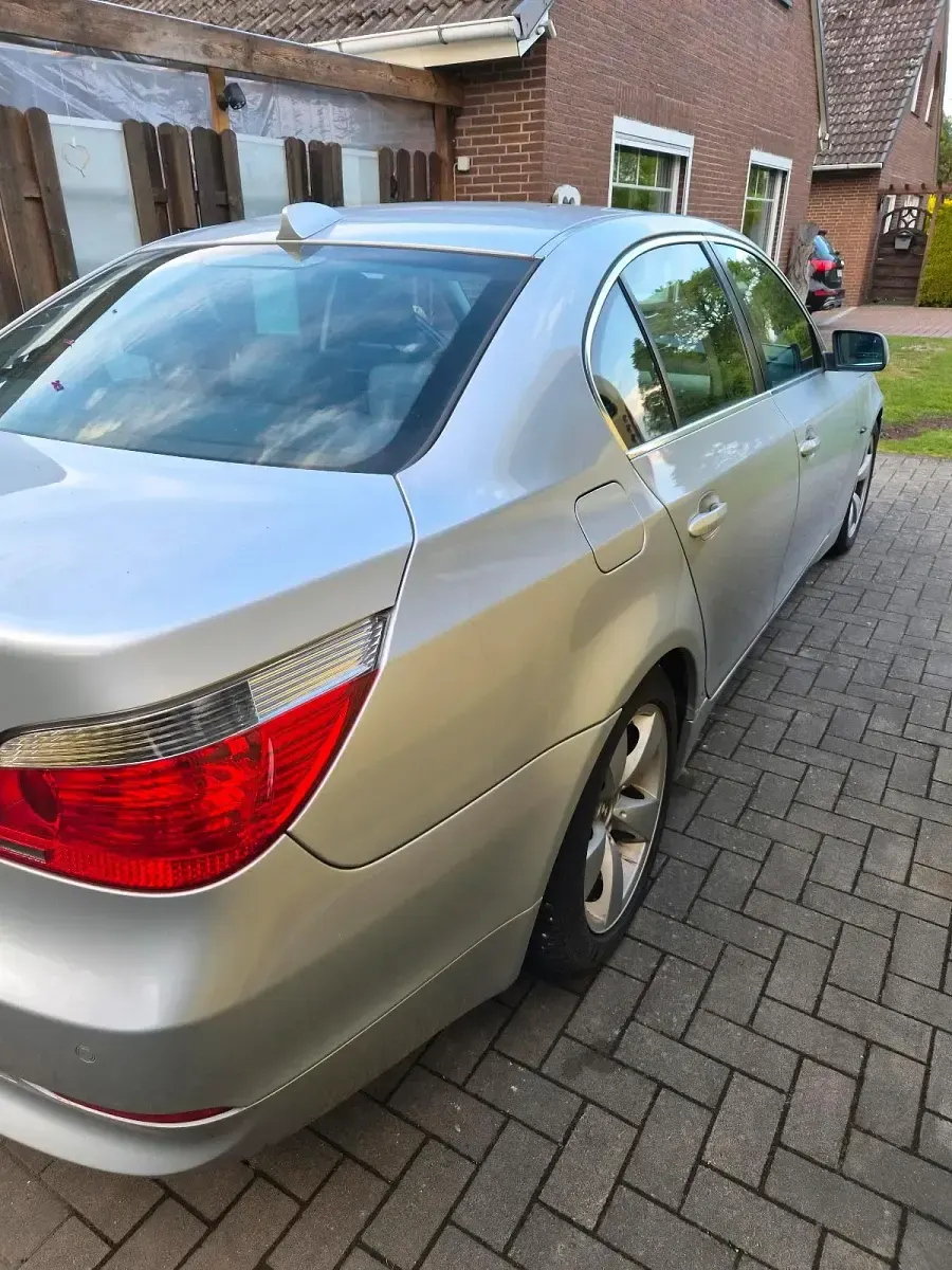 Gebraucht BMW 520 170 PS (125 kW) 2004 Silber Limousine
