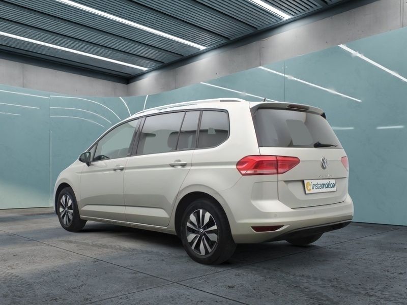 Gebraucht VW Touran S 150 PS (110 kW) 2024 Silber Van / Kleinbus