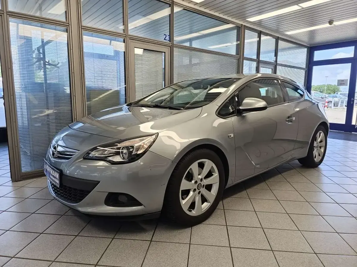 Gebraucht Opel Astra 140 PS (102 kW) 2013 Graumet. (metallic) Limousine