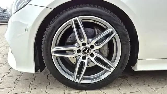 Usado Mercedes E220 AMG line 194 CV (142 kW) 2017 Blanco Descapotable