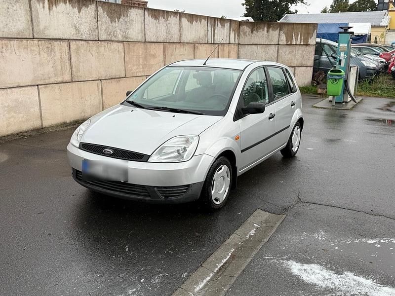 Silber Gebraucht 2003 Ford Fiesta Kleinwagen | 1.000 € (Guter Preis) - Bild 1/4
