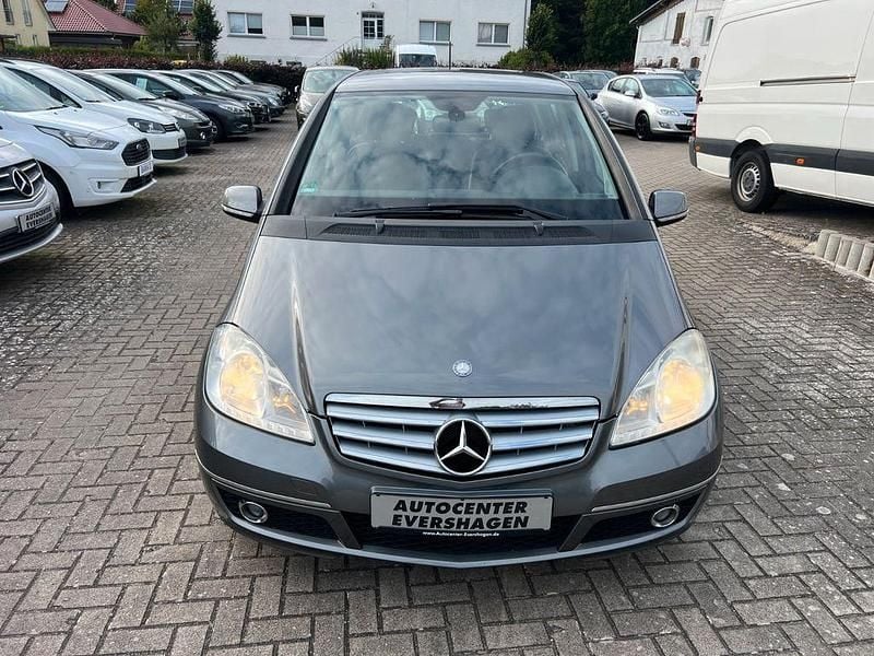 Gebraucht Mercedes A160 95 PS (69 kW) 2010 Grau Limousine