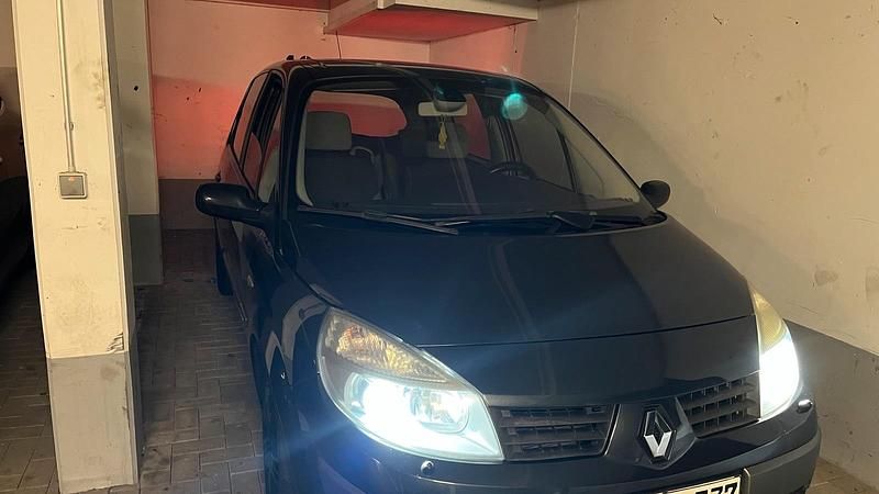 Grau Gebraucht 2005 Renault Scénic II Van / Kleinbus | 1.800 € (Guter Preis) - Bild 1/4