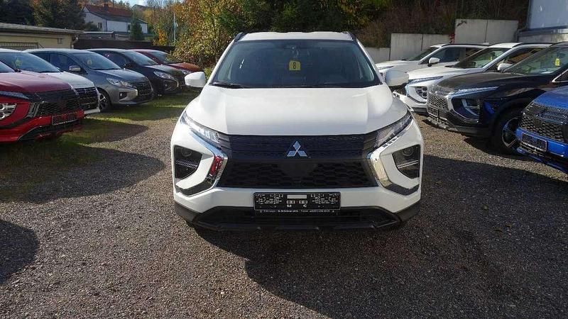 Gebraucht Mitsubishi Eclipse Cross Basis 188 PS (138 kW) 2022 Weiß SUV