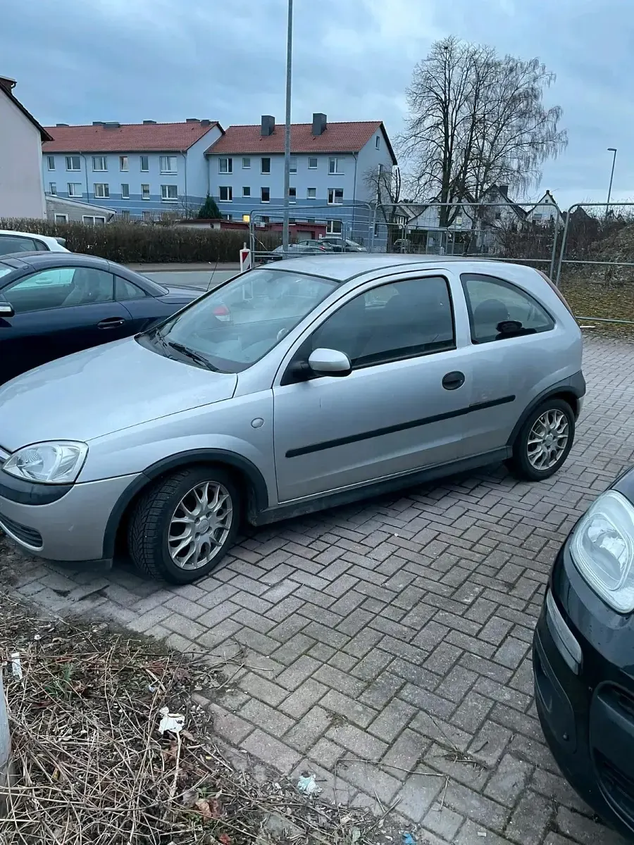 Gebraucht Opel Corsa 75 PS (55 kW) 2002 Silber Kleinwagen